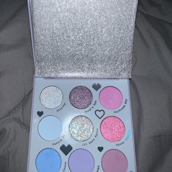 In a trange color pop eyeshadow pallet - Picture 5 of 6
